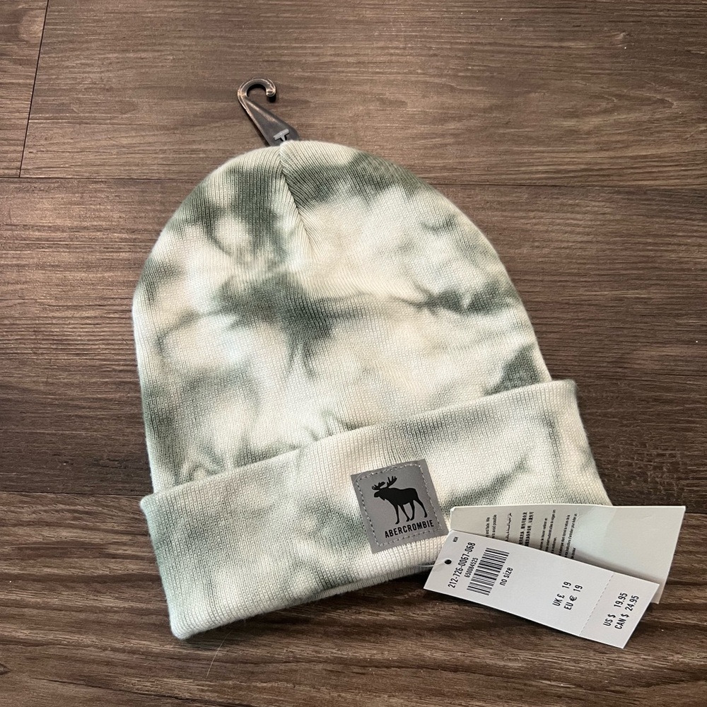 NWT Kids Abercrombie Green & White Tie-Dye Beanie